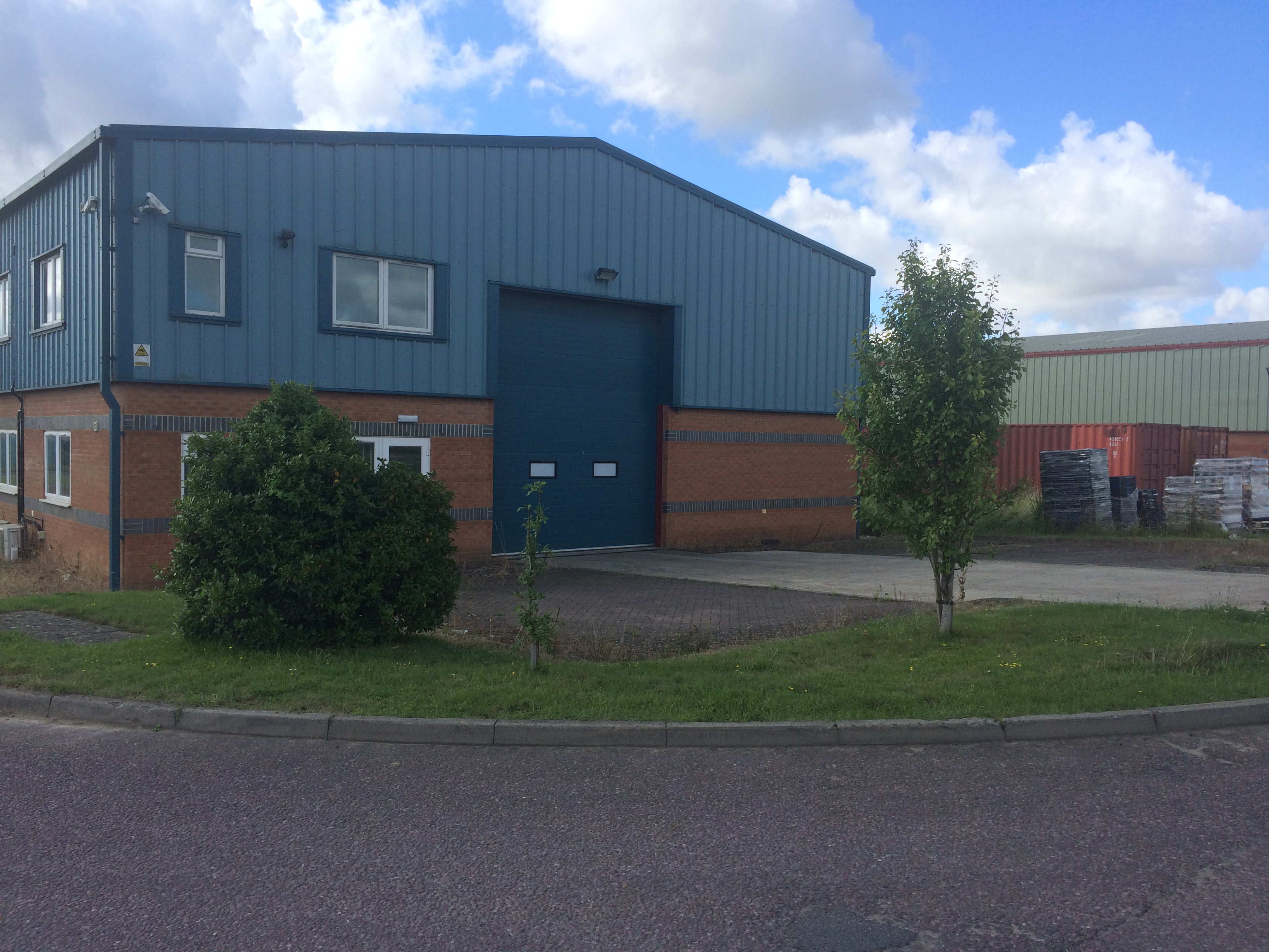 Storage in Stanford in the Vale - photo 2